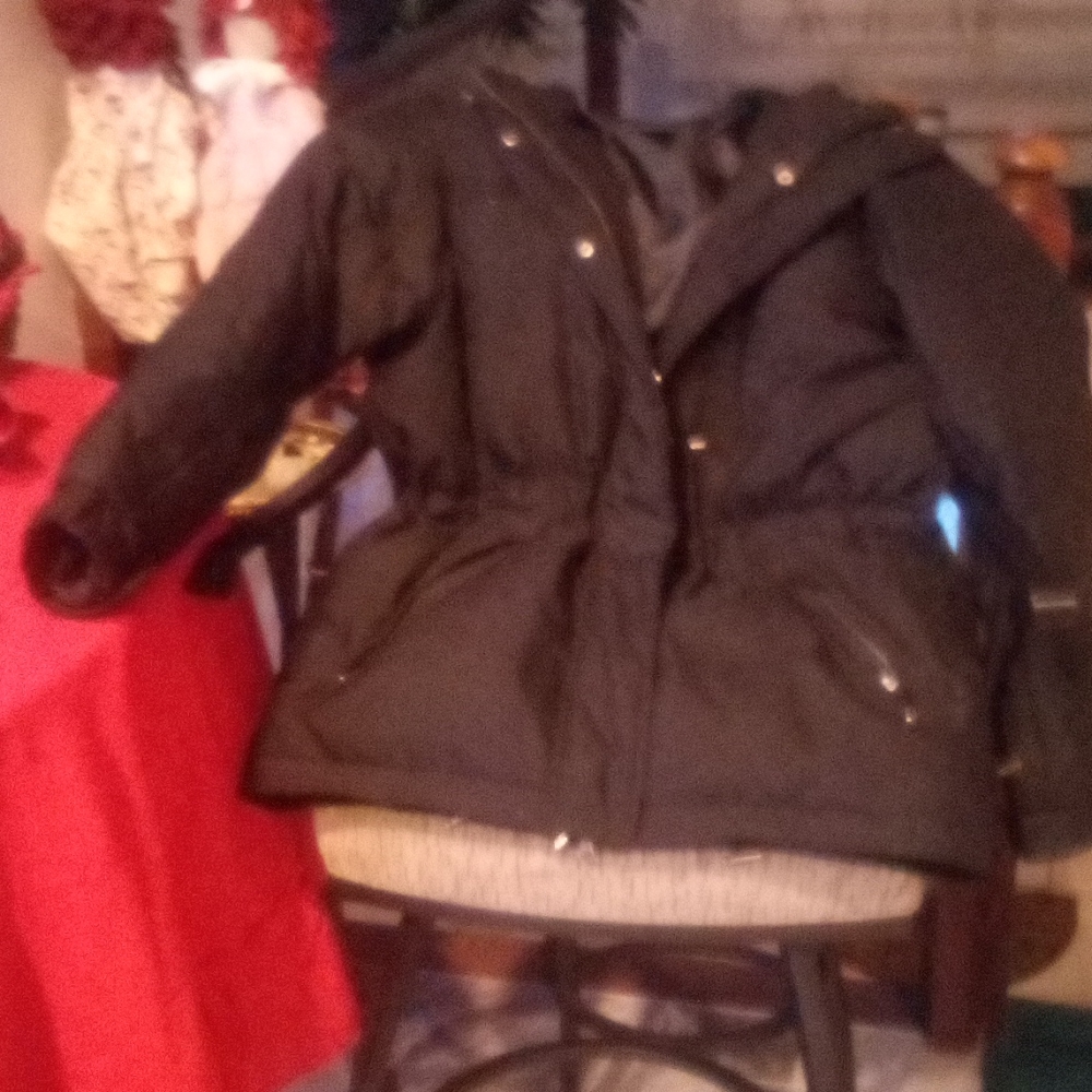 Lauder Black Winter/Ski Jacket with Fur Around the Hood.